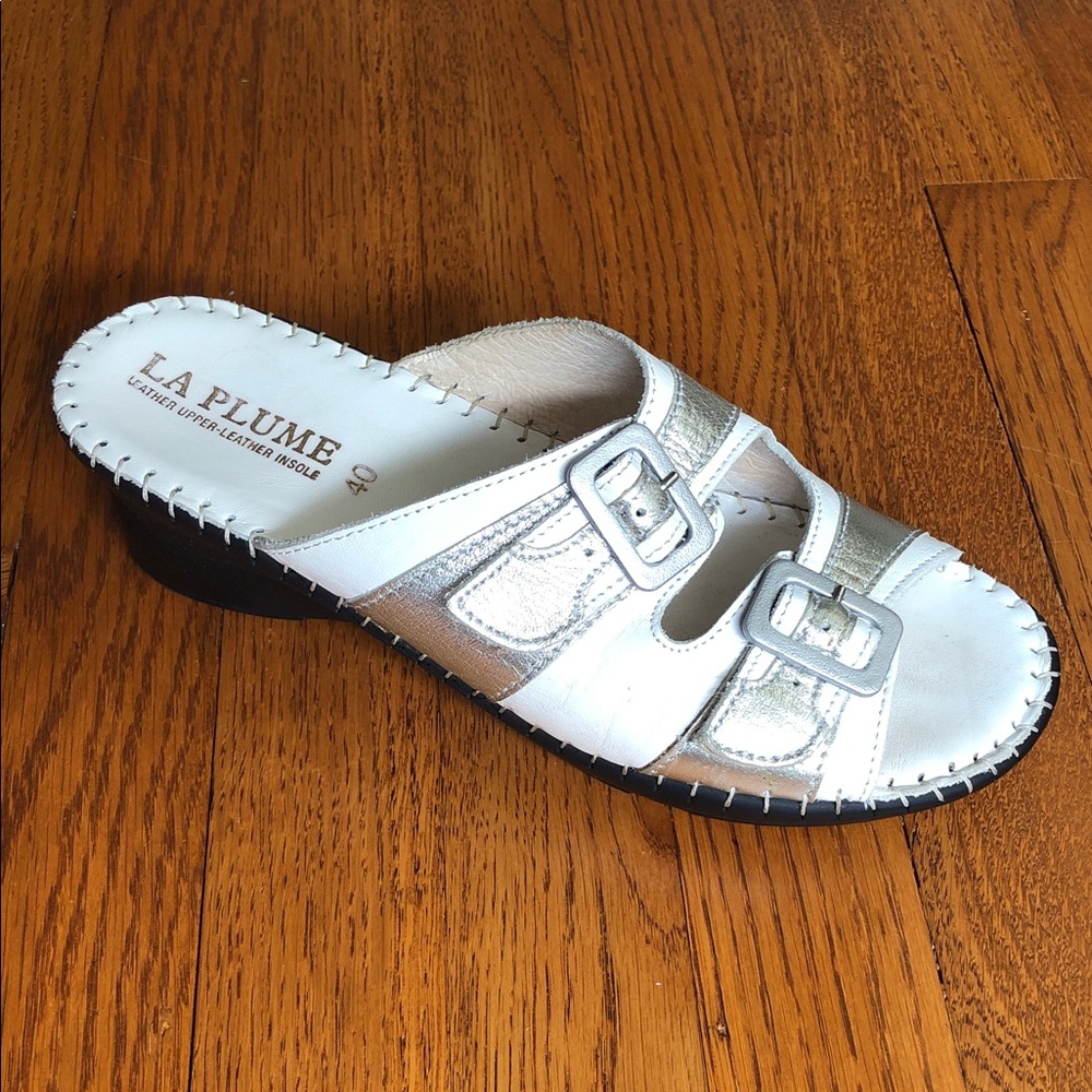 La Plume Jen Italy White Silver Slide Sandal Sz. 40